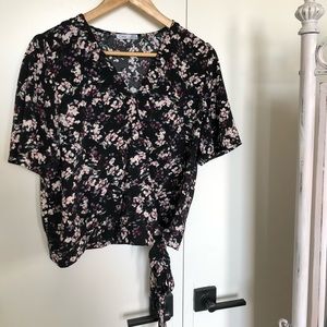 Dex Crop top floral with side loop/bow